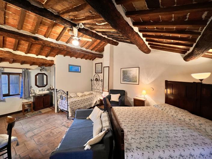 Image No.10-7 Bed Farmhouse for sale