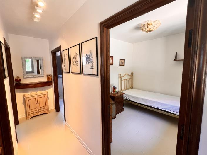 Image No.14-8 Bed Villa / Detached for sale