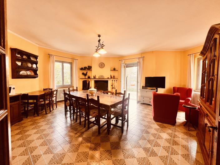 Image No.6-8 Bed Villa / Detached for sale