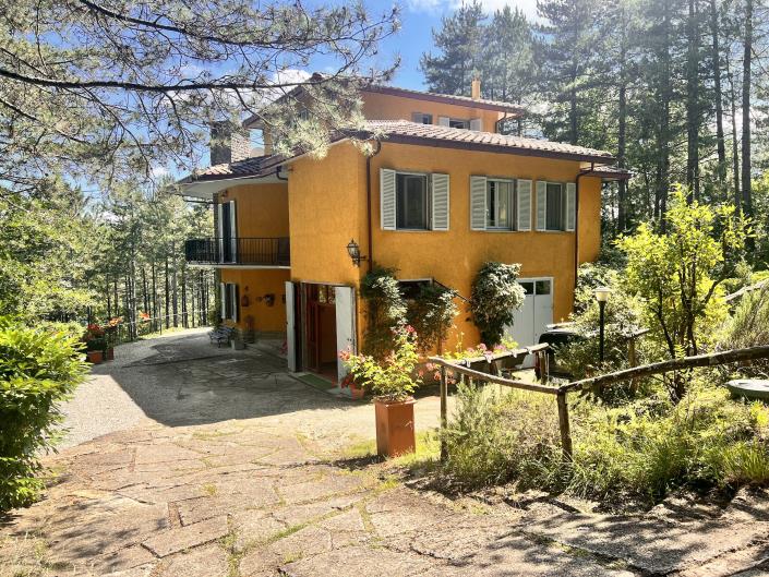 Image No.23-8 Bed Villa / Detached for sale