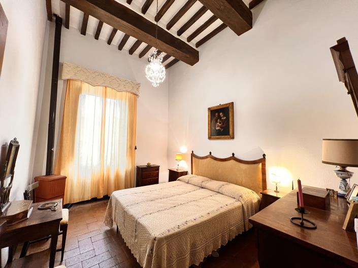 Image No.17-4 Bed Townhouse for sale