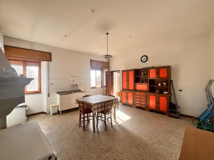 Image No.10-5 Bed Farmhouse for sale