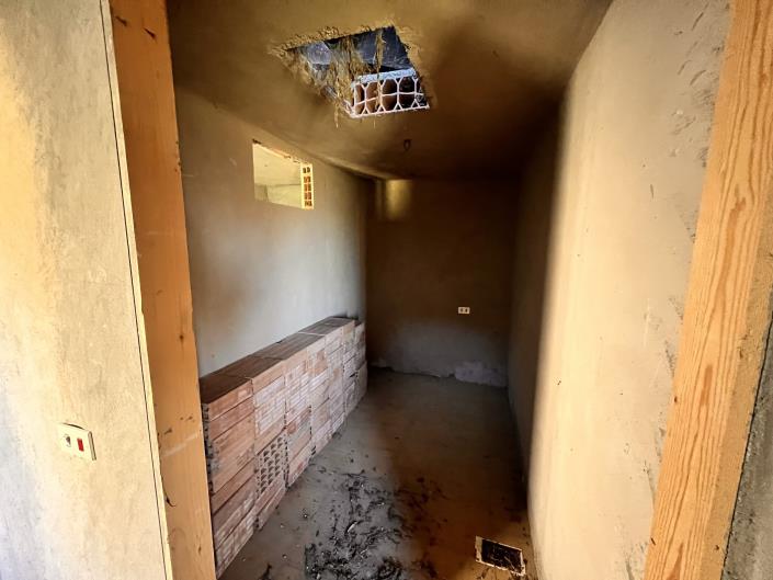 Image No.24-5 Bed Farmhouse for sale