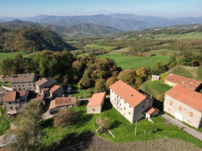 Image No.26-5 Bed Farmhouse for sale