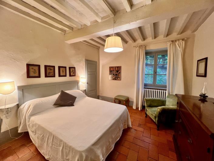 Image No.12-2 Bed Flat for sale