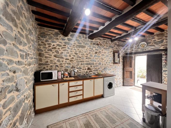 Image No.15-2 Bed Semi-Detached for sale