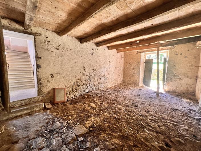 Image No.34-4 Bed Country Property for sale