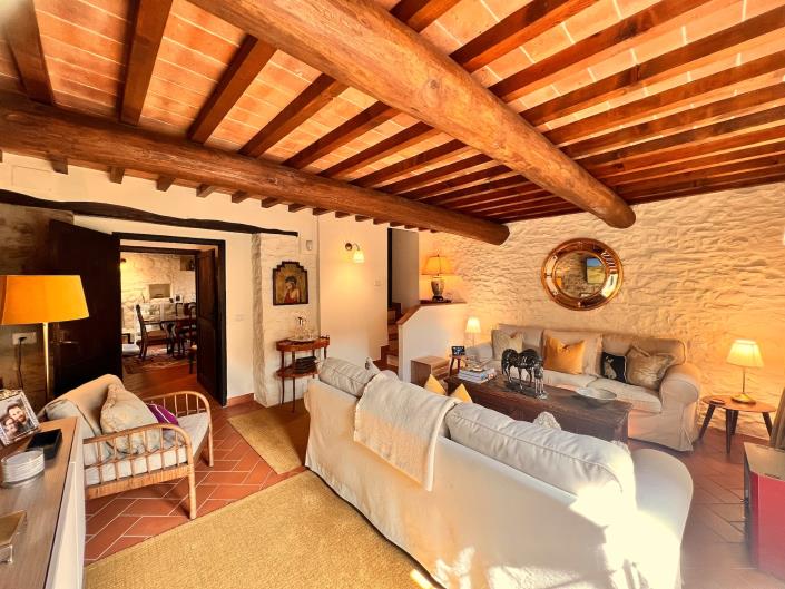 Image No.11-9 Bed Country Property for sale