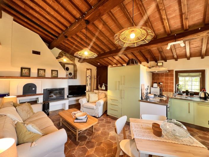 Image No.22-9 Bed Country Property for sale