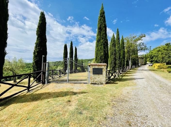 Image No.3-9 Bed Country Property for sale