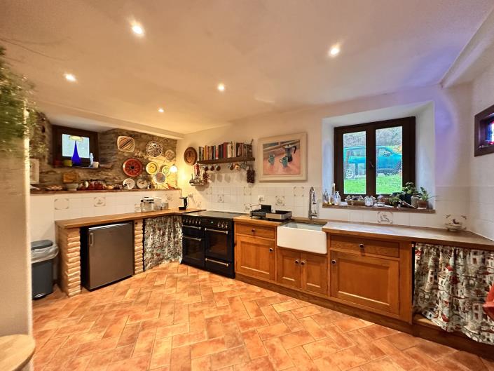 Image No.10-3 Bed Country House for sale