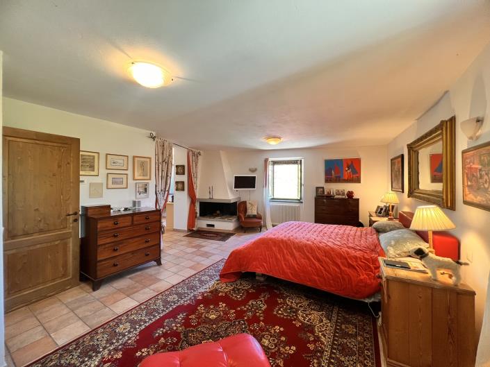 Image No.18-3 Bed Country House for sale