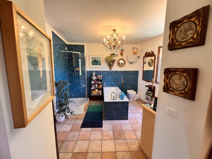 Image No.19-3 Bed Country House for sale