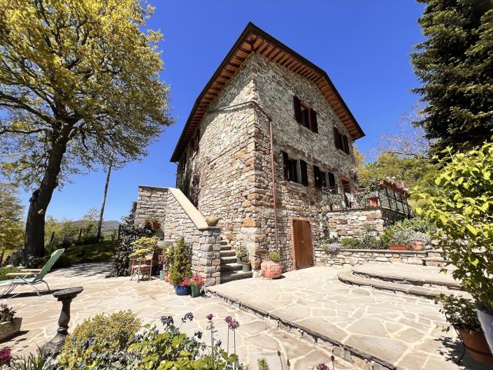 Image No.41-3 Bed Country House for sale