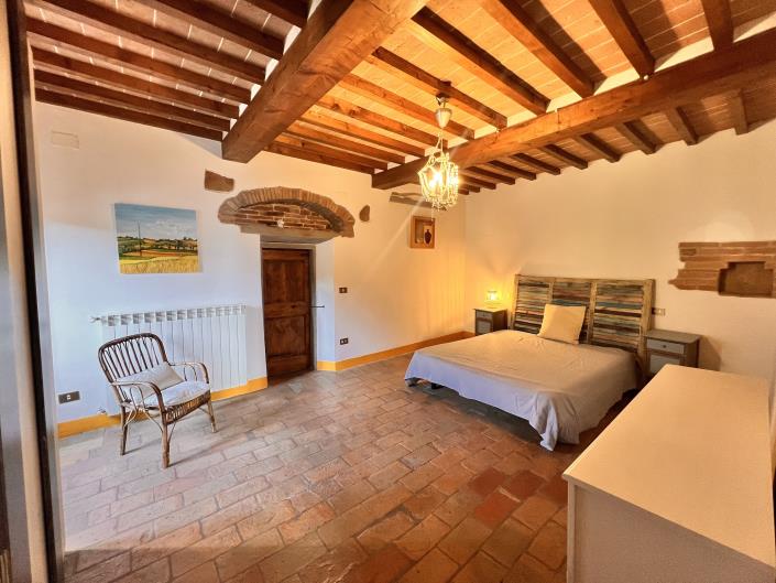 Image No.26-2 Bed Semi-Detached for sale