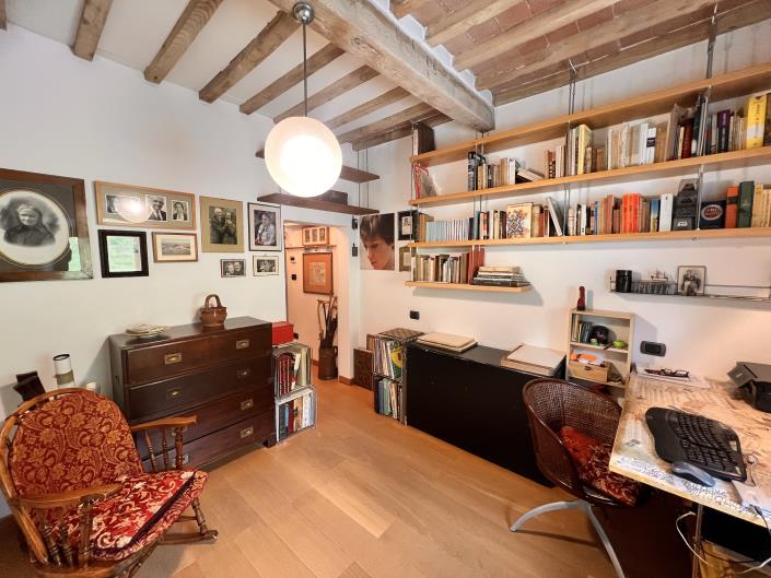 Image No.17-2 Bed Country House for sale