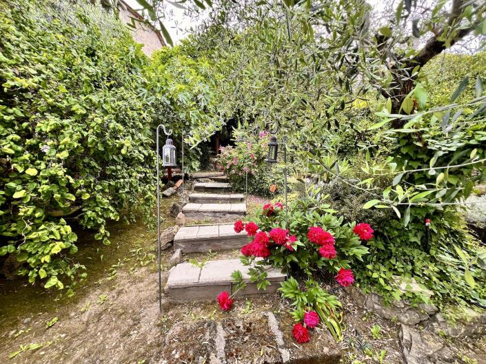 Image No.32-2 Bed Country House for sale