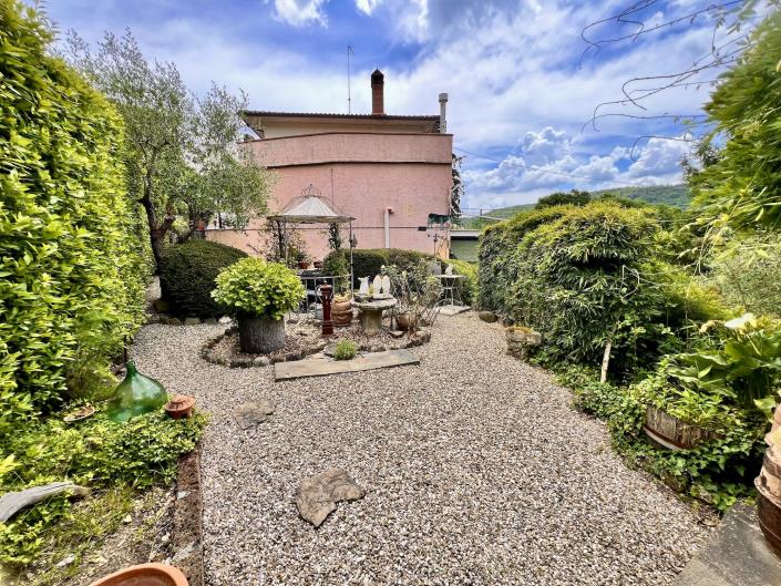 Image No.33-2 Bed Country House for sale