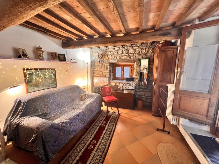 Image No.25-2 Bed Country House for sale