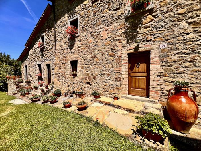 Image No.6-3 Bed Farmhouse for sale