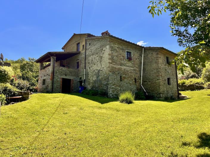 Image No.10-3 Bed Farmhouse for sale