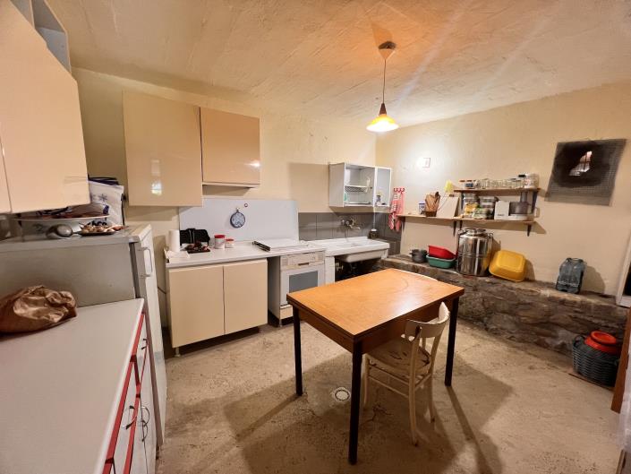 Image No.14-3 Bed Farmhouse for sale