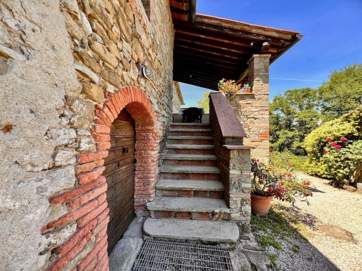 Image No.13-3 Bed Farmhouse for sale