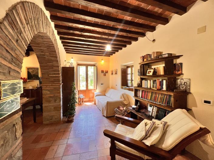 Image No.21-3 Bed Farmhouse for sale