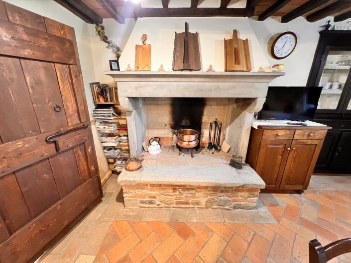 Image No.25-3 Bed Farmhouse for sale