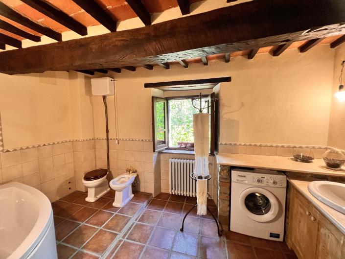 Image No.31-3 Bed Farmhouse for sale