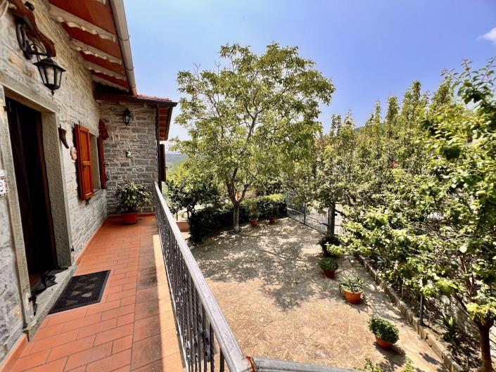 Image No.4-3 Bed Country Property for sale