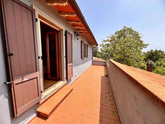 Image No.9-3 Bed Country Property for sale