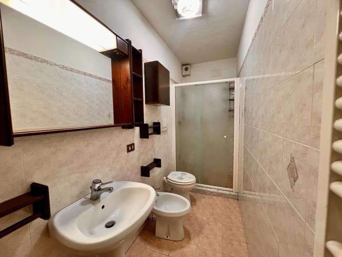 Image No.23-3 Bed Country Property for sale