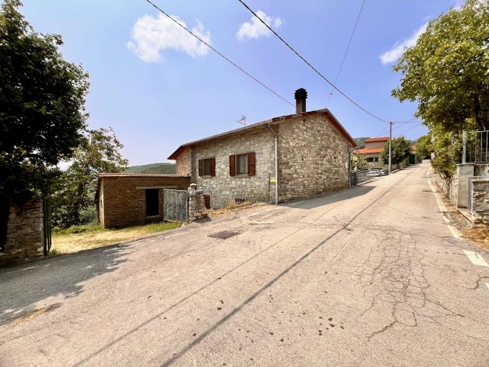 Image No.34-3 Bed Country Property for sale