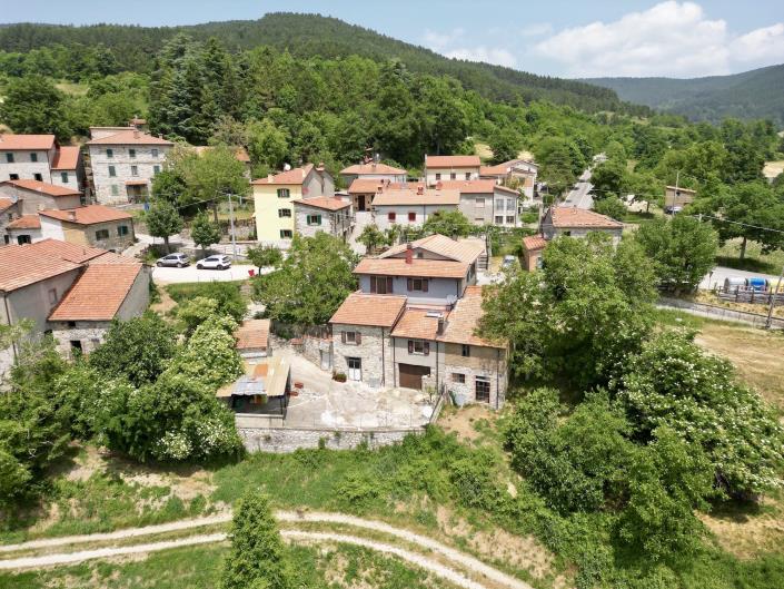 Image No.37-3 Bed Country Property for sale