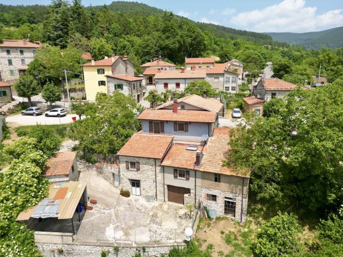 Image No.38-3 Bed Country Property for sale