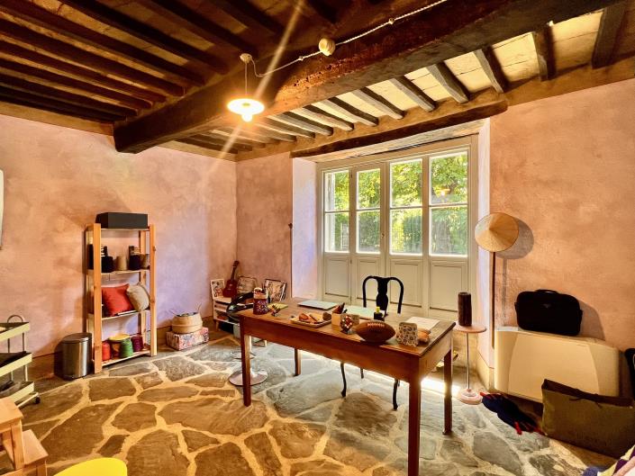 Image No.28-2 Bed Apartment for sale