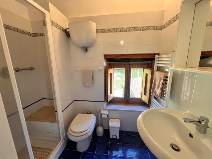 Image No.14-2 Bed House for sale