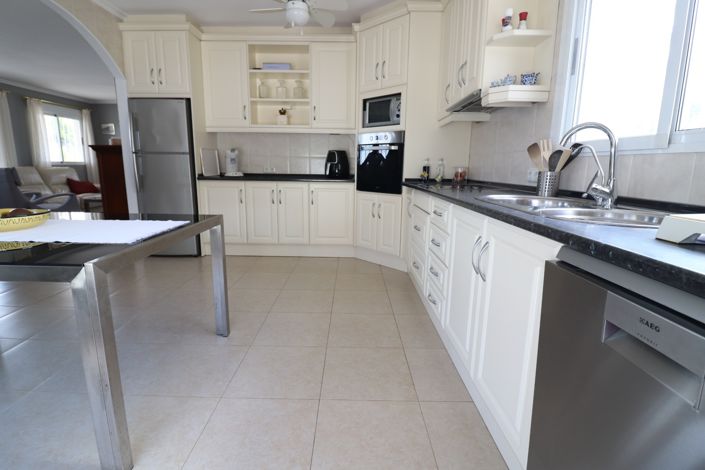 Image No.9-3 Bed Villa for sale