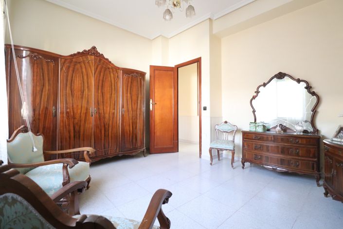 Image No.16-3 Bed Apartment for sale