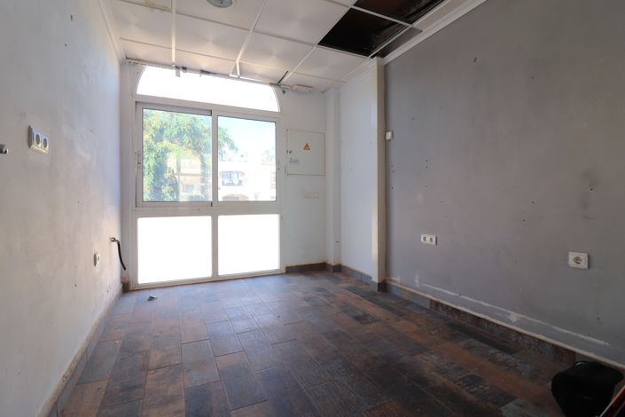 Image No.10-Commercial for sale