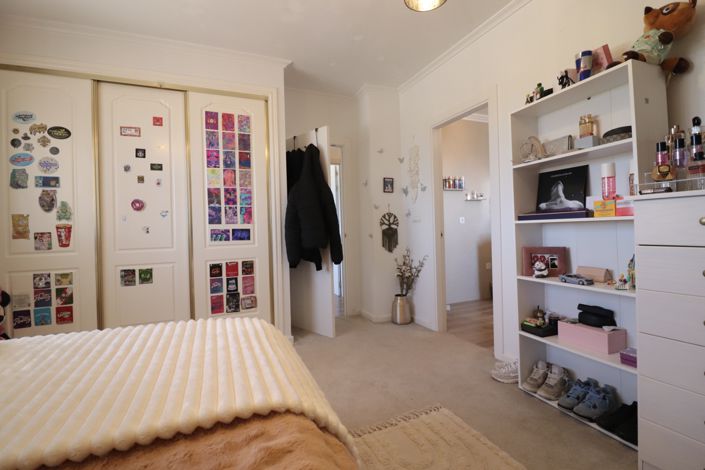 Image No.22-3 Bed Country Property for sale