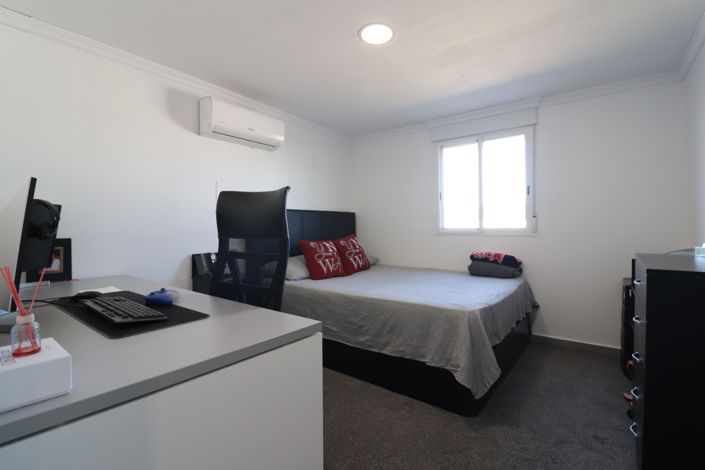 Image No.28-3 Bed Country Property for sale