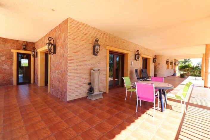 Image No.53-6 Bed Country Property for sale