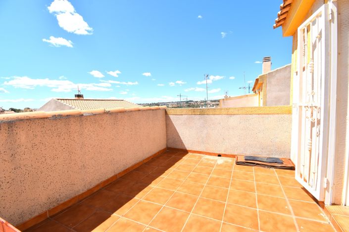 Image No.14-3 Bed Townhouse for sale