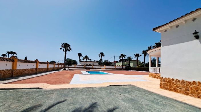 Image No.12-3 Bed Country Property for sale