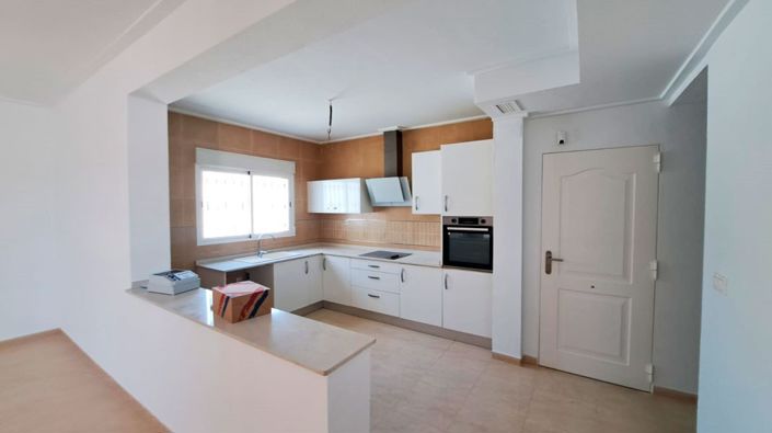 Image No.3-3 Bed Country Property for sale