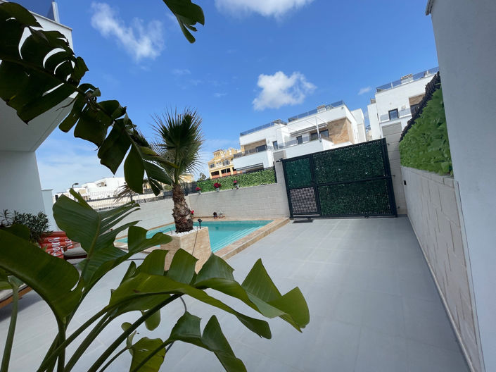 Image No.2-3 Bed Villa for sale