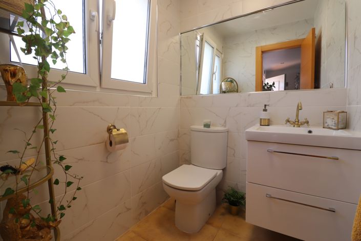 Image No.10-3 Bed Townhouse for sale