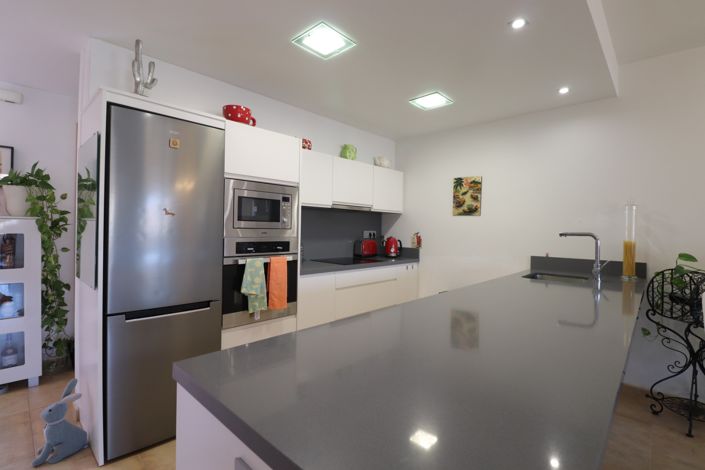 Image No.8-3 Bed Townhouse for sale